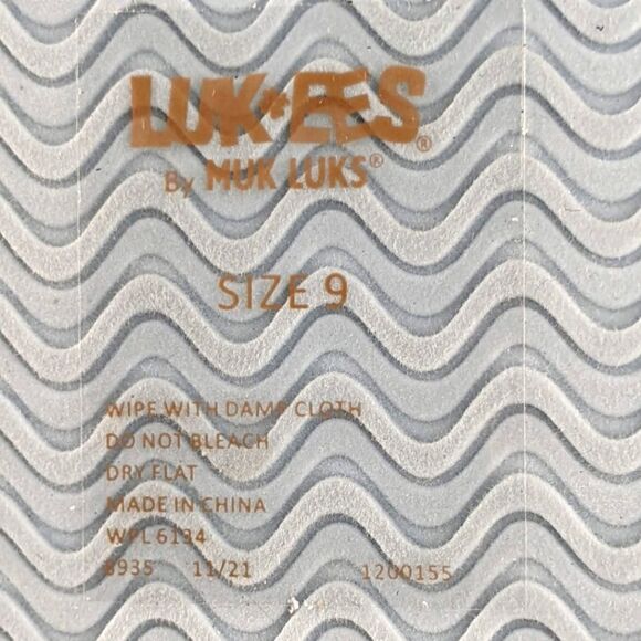 LUKEES by MUK LUKS Sand Dollar Flip-Flops - Picture 10 of 11